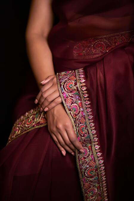 Shimai Jayachandra Maroon Silk Organza Mulberries And Marigolds Saree With Unstitched Blouse Piece at Aza Fashions Shimai Jayachandra_Maroon Silk Organza Mulberries And Marigolds Saree With Unstitched Blouse Piece _at_Aza_Fashions