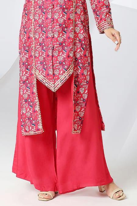 Adamantia_Red Muslin Silk Printed Floral Mandarin Collar Kurta And Palazzo Set  _at_Aza_Fashions