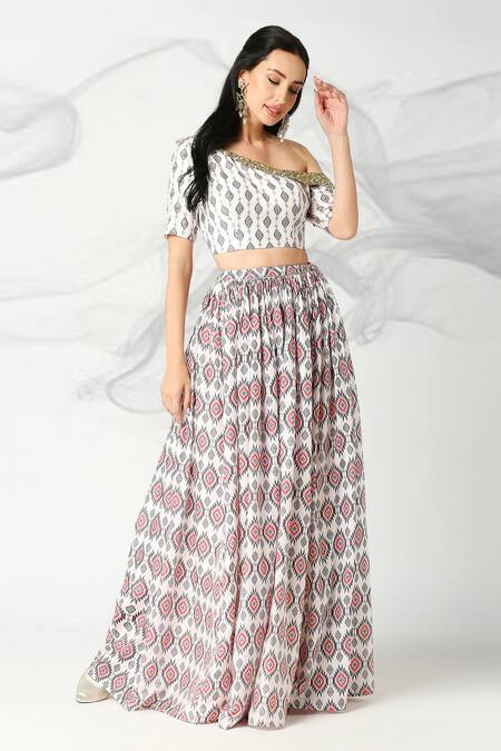 Adamantia_Off White Muslin Silk Ikat Print Lehenga And Blouse Set _Online_at_Aza_Fashions