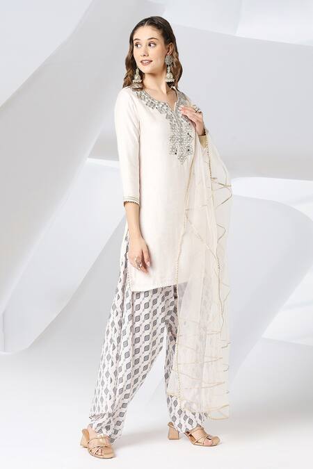 Adamantia_Off White Embroidered Kurta Printed Pant Set _Online_at_Aza_Fashions