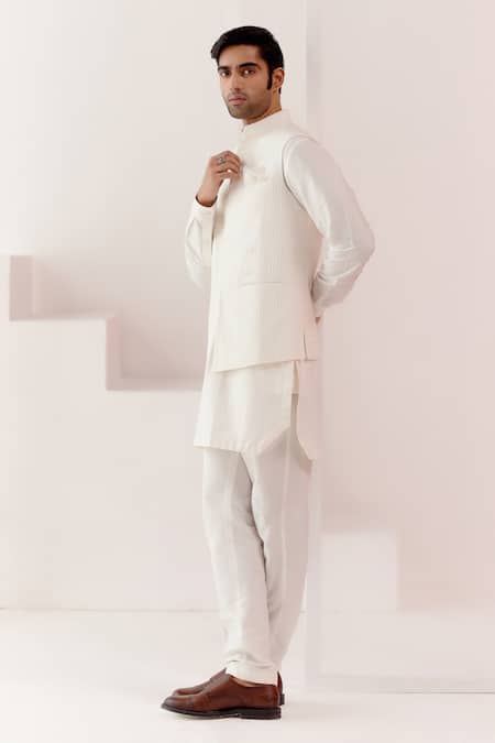 Devnaagri Ivory Cotton Silk Blend Pintuck Textured Bundi And Kurta Set 