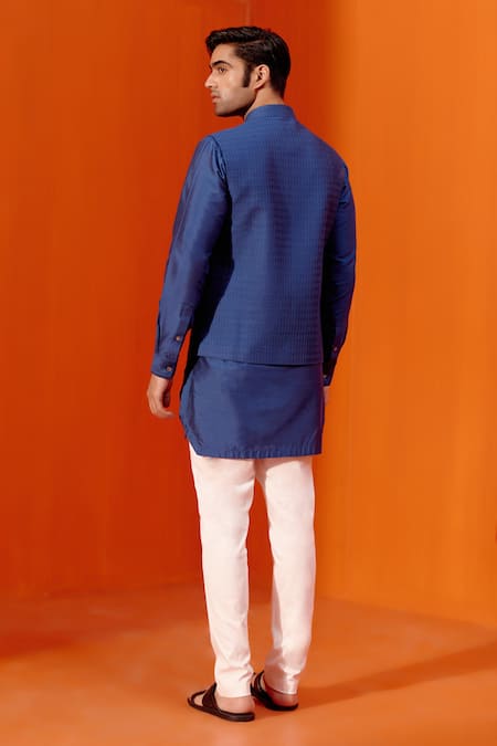 Devnaagri Pintuck Textured Bundi Set 