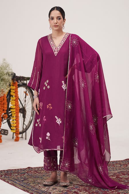 Hirika&Dhruti Floral Garden Sequin Work Kurta Pant Set 