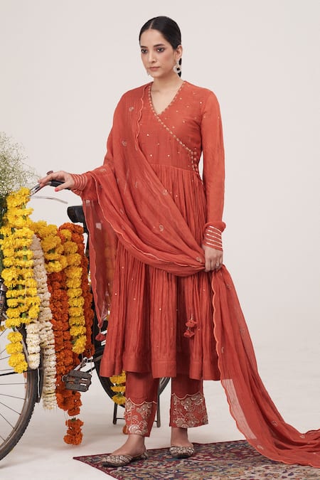 Shop Hirika & Dhruti Orange Chanderi Zari, Metallic Thread V-neck Tikki Embroidered Anarkali Pant Set at Aza Fashions Shop_Hirika & Dhruti_Orange Chanderi Zari, Metallic Thread V-neck Tikki Embroidered Anarkali Pant Set _at_Aza_Fashions