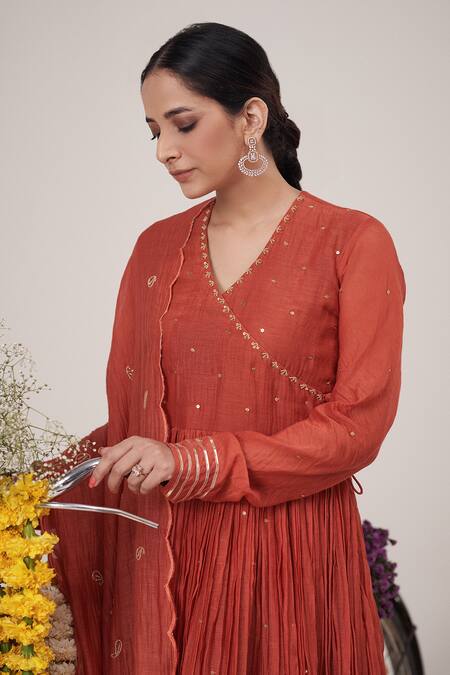 Hirika & Dhruti Orange Chanderi Zari, Metallic Thread V-neck Tikki Embroidered Anarkali Pant Set Online at Aza Fashions Hirika & Dhruti_Orange Chanderi Zari, Metallic Thread V-neck Tikki Embroidered Anarkali Pant Set _Online_at_Aza_Fashions