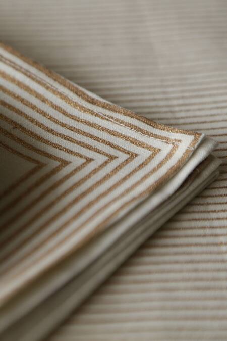 Krishna Mehta_White Cotton Printed Lino Dinner Mat With Napkins Set Of 4_Online_at_Aza_Fashions