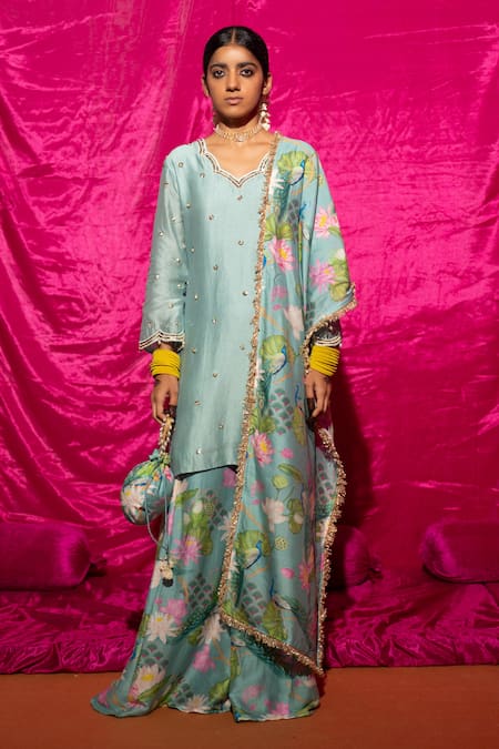 Chrkha_Green Chanderi Silk Embroidery, Sequins, Pearls Scoop Neck Kurta Set _Online_at_Aza_Fashions