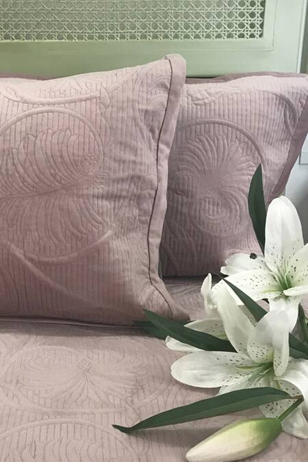 Sadyaska_Pink Velvet Pile Quilted Bedsheet Set_Online_at_Aza_Fashions