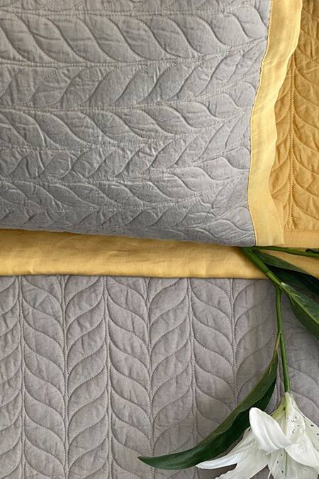 Buy Sadyaska Grey 300tc Cotton Quilted Reversible Bedsheet Set Online at Aza Fashions Buy_Sadyaska_Grey 300tc Cotton Quilted Reversible Bedsheet Set_Online_at_Aza_Fashions