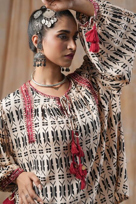Buy_Nyaro_Beige Viscose, Modal Embroidery, Tassels Round Geometric Print Top With Pant 