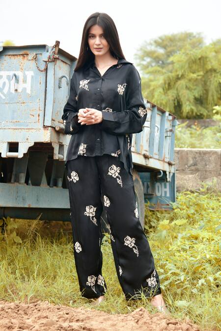 Nyaro Black Viscose, Satin Embroidery Shawl Neck Thread Rose Shirt With Pant at Aza Fashions Nyaro_Black Viscose, Satin Embroidery Shawl Neck Thread Rose Shirt With Pant_at_Aza_Fashions