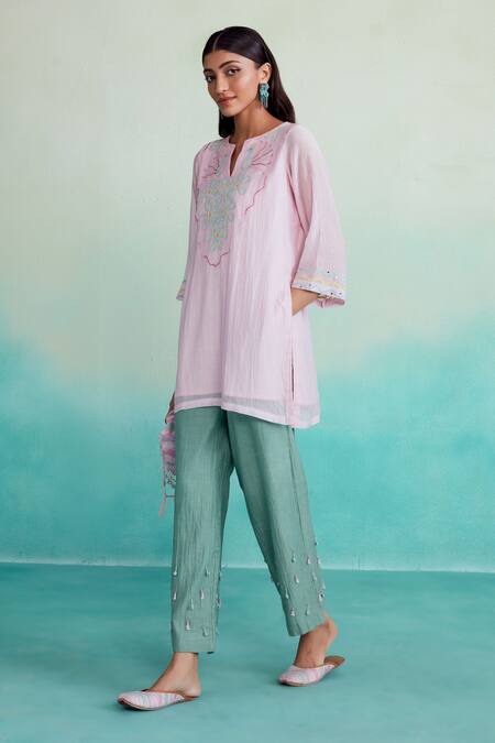 The Right Cut Pink Chanderi Embroidery Split V-neck Roseglow Kurta And Trouser Set Online at Aza Fashions The Right Cut_Pink Chanderi Embroidery Split V-neck Roseglow Kurta And Trouser Set _Online_at_Aza_Fashions