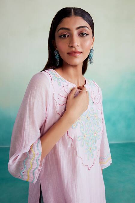 The Right Cut Pink Chanderi Embroidery Split V-neck Roseglow Kurta And Trouser Set at Aza Fashions The Right Cut_Pink Chanderi Embroidery Split V-neck Roseglow Kurta And Trouser Set _at_Aza_Fashions