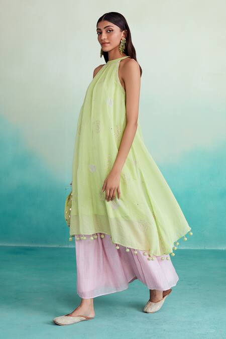 Buy_The Right Cut_Green Chanderi, Linen Tassels Round Neck Limeade Kurta And Skirt Set _Online_at_Aza_Fashions