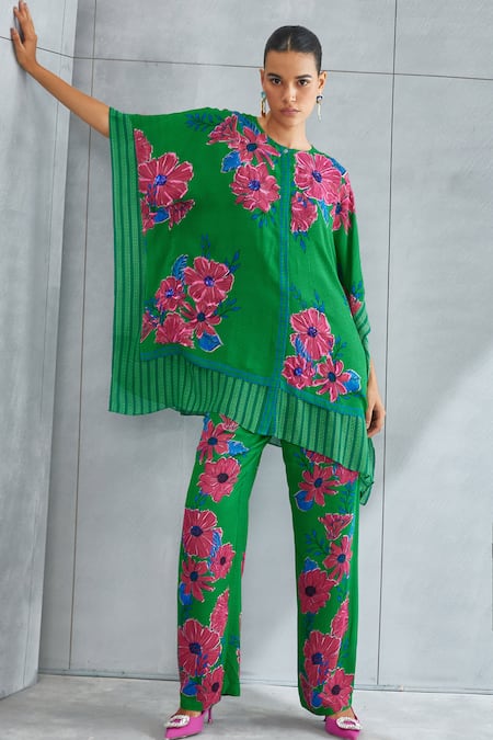 NAMRATA JOSHIPURA Green Georgette Embellished Sequin Round Zinna Floral Pattern Top And Pant Set 