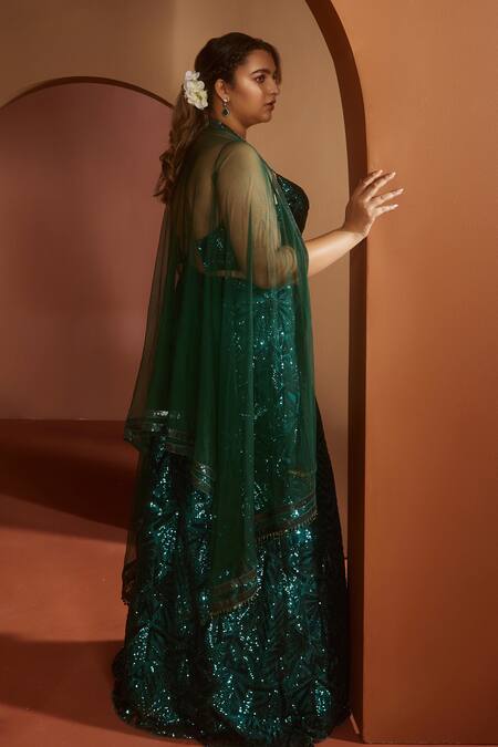 Shop SAANJH BY LEA Green Net Sequins Square Neck Zaitra Embroidered Bridal Lehenga Set at Aza Fashions Shop_SAANJH BY LEA_Green Net Sequins Square Neck Zaitra Embroidered Bridal Lehenga Set_at_Aza_Fashions