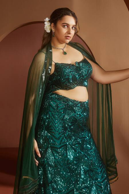 Shop SAANJH BY LEA Green Net Sequins Square Neck Zaitra Embroidered Bridal Lehenga Set Online at Aza Fashions Shop_SAANJH BY LEA_Green Net Sequins Square Neck Zaitra Embroidered Bridal Lehenga Set_Online_at_Aza_Fashions