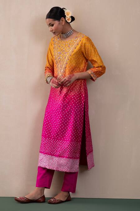 Pink City By Sarika Pink Organza, Mohair Embroidery Round Neck Ombre Bandhani Print Kurta Set at Aza Fashions Pink City By Sarika_Pink Organza, Mohair Embroidery Round Neck Ombre Bandhani Print Kurta Set _at_Aza_Fashions