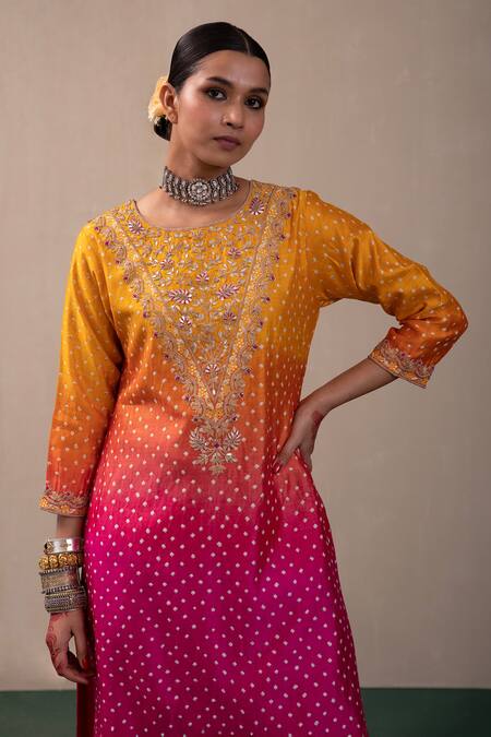 Shop Pink City By Sarika Pink Organza, Mohair Embroidery Round Neck Ombre Bandhani Print Kurta Set Shop_Pink City By Sarika_Pink Organza, Mohair Embroidery Round Neck Ombre Bandhani Print Kurta Set