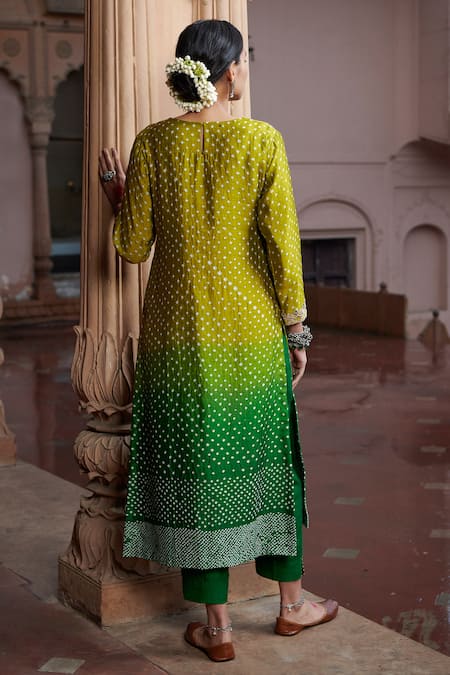 Pink City by Sarika Green Mohair, Organza Embroidery Round Neck Bandhani Print Straight Kurta Set Online at Aza Fashions Pink City by Sarika_Green Mohair, Organza Embroidery Round Neck Bandhani Print Straight Kurta Set _Online_at_Aza_Fashions