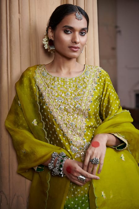 Shop Pink City by Sarika Green Mohair, Organza Embroidery Round Neck Bandhani Print Straight Kurta Set Online at Aza Fashions Shop_Pink City by Sarika_Green Mohair, Organza Embroidery Round Neck Bandhani Print Straight Kurta Set _Online_at_Aza_Fashions