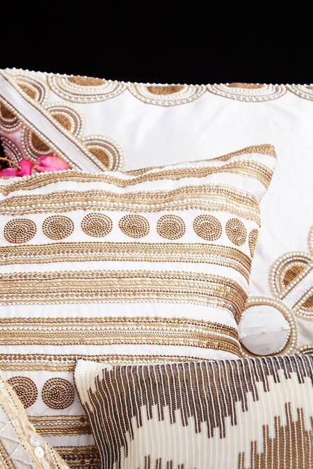 Nakul Sen_White Velvet Embroidered Cushion Cover With Filler Single Pc_Online_at_Aza_Fashions