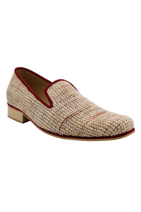 Pako_Cream Textured And Maroon Loafers _Online_at_Aza_Fashions