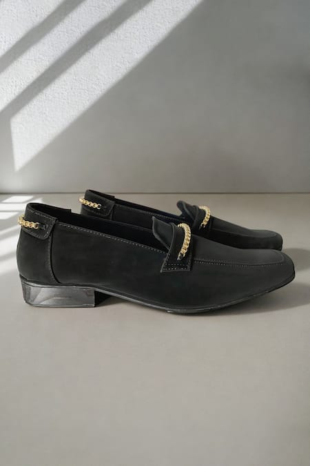 Pako Peter Chain Embellished Shoes 