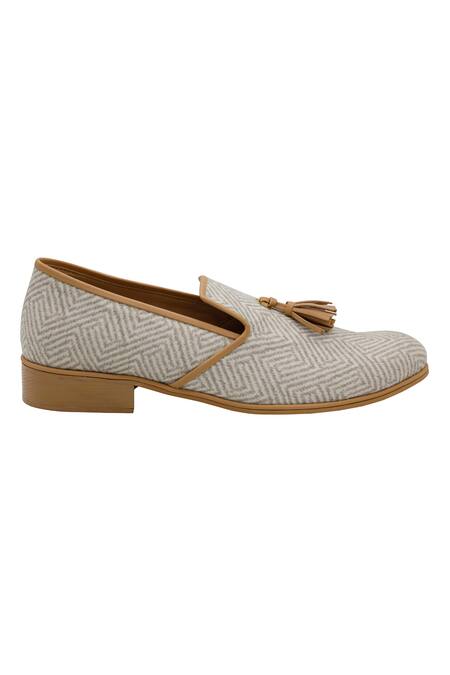 Buy_Pako_Cream Textured Thomas Tasselled Shoes _Online_at_Aza_Fashions
