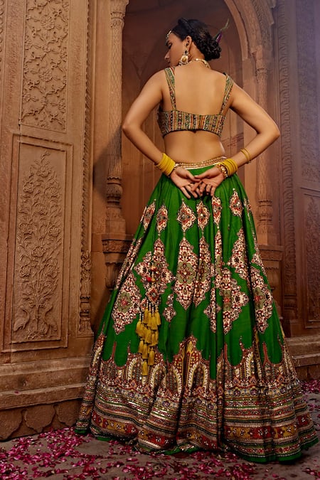 Buy HALFSAREE STUDIO Dark Green Banarasi silk Zari Woven Pleating Lehenga  Online at Best Prices in India - JioMart.