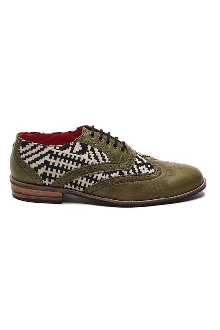 Banjaaran Studio Green Geometric Texture Genuine Leather Brogues Online at Aza Fashions Banjaaran Studio_Green Geometric Texture Genuine Leather Brogues_Online_at_Aza_Fashions
