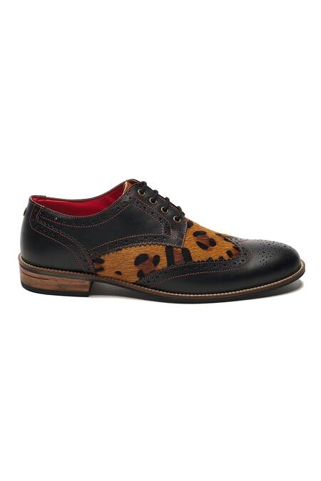 Banjaaran Studio Black Leopard Texture Pattern Brogues Online at Aza Fashions Banjaaran Studio_Black Leopard Texture Pattern Brogues _Online_at_Aza_Fashions