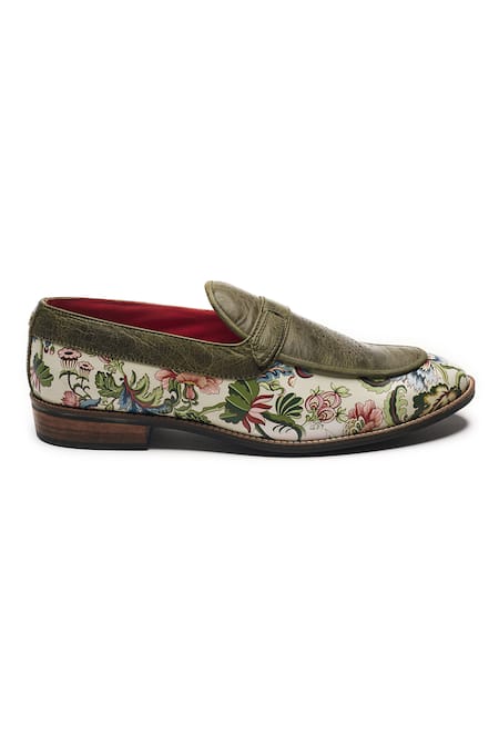 Banjaaran Studio Green Floral Vine Bageecha Pattern Loafers Online at Aza Fashions Banjaaran Studio_Green Floral Vine Bageecha Pattern Loafers_Online_at_Aza_Fashions