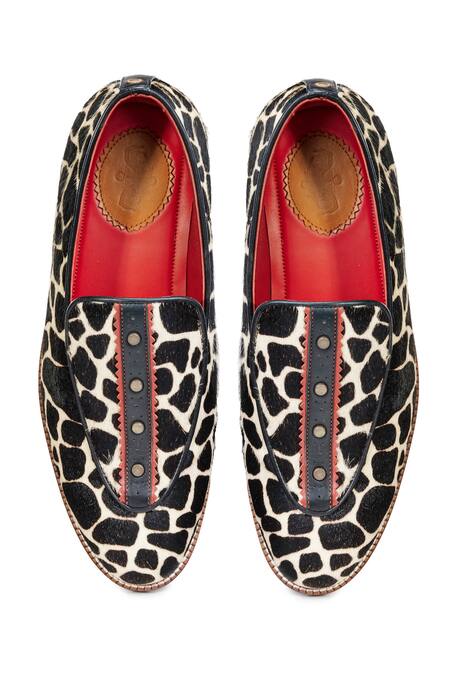 Shop Banjaaran Studio Multi Color Giraffe Slip-on Loafers at Aza Fashions Shop_Banjaaran Studio_Multi Color Giraffe Slip-on Loafers _at_Aza_Fashions