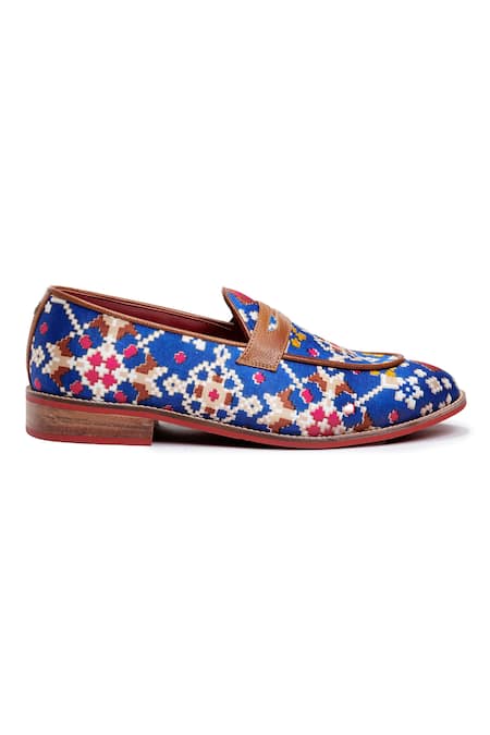 Banjaaran Studio Multi Color Patola Slip-on Leather Loafers Online at Aza Fashions Banjaaran Studio_Multi Color Patola Slip-on Leather Loafers _Online_at_Aza_Fashions