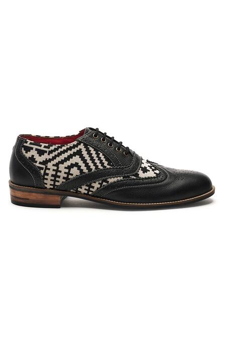 Banjaaran Studio_Black Texo Woven Brogue Shoes_Online_at_Aza_Fashions