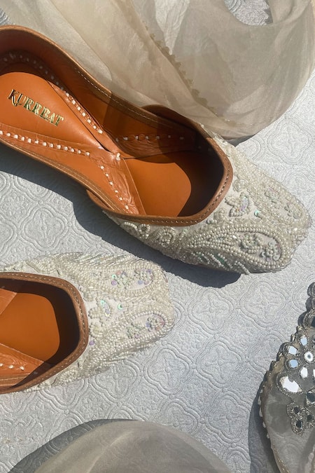 Kurrbat_White Mehr Pearl Embroidered Juttis _Online_at_Aza_Fashions