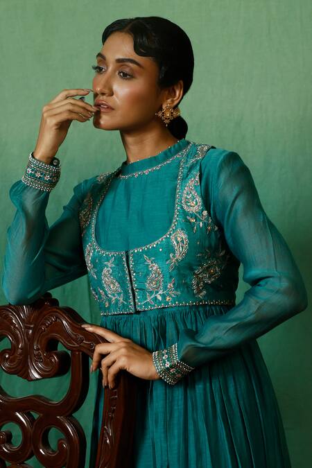 Chokhi Chorri_Green Jacket Silk Embroidered Zari Jacket Scoop Neck Alank Anarkali Set _Online_at_Aza_Fashions
