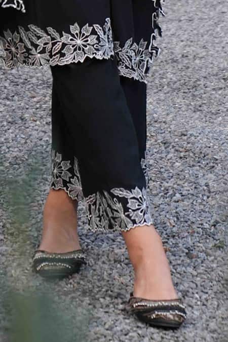 Shop_Nazar By Indu_Black Cotton, Chiffon Embroidery V-neck Placement Floral Work Kurta Pant Set _Online_at_Aza_Fashions