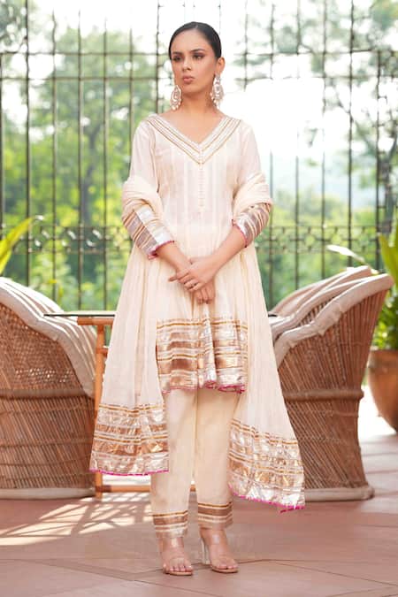 Buy_Nazar By Indu_White Cotton Gota Patti V-neck Placement Work Anarkali Pant Set _Online_at_Aza_Fashions