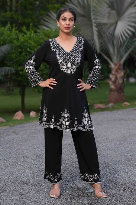 Buy_Nazar By Indu_Black Cotton Embroidery V-neck Floral And Thread Work Kurta & Pant Set _Online_at_Aza_Fashions