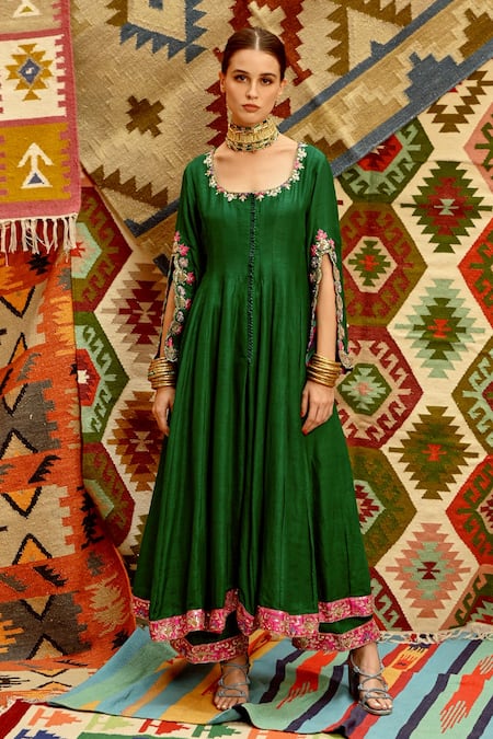 Pallavi Jaipur Green Kurta And Pant- Slit Sleeve Anarkali Set With Leheriya Dupatta 