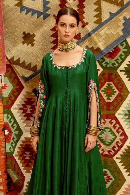Pallavi Jaipur_Green Tussar, Crepe Embroidery, Slit Sleeve Anarkali Set With Leheriya Dupatta _Online_at_Aza_Fashions