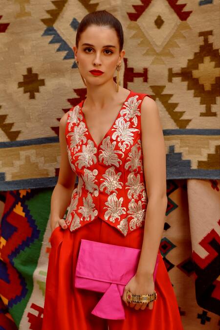 Buy_Pallavi Jaipur_Red Tussar Embroidery V-neck Floral Waistcoat And Pant Set _Online_at_Aza_Fashions