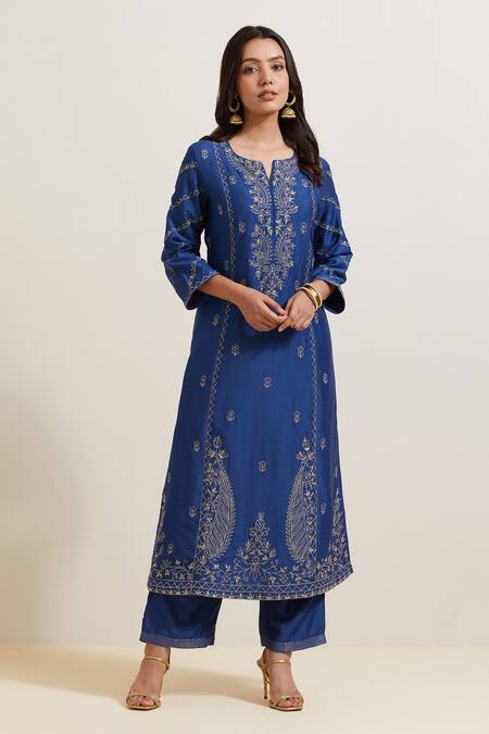 Priya Chaudhary Blue Chanderi , , Embroidery Split V-neck Kurta Pant Set Online at Aza Fashions Priya Chaudhary_Blue Chanderi , , Embroidery Split V-neck Kurta Pant Set _Online_at_Aza_Fashions