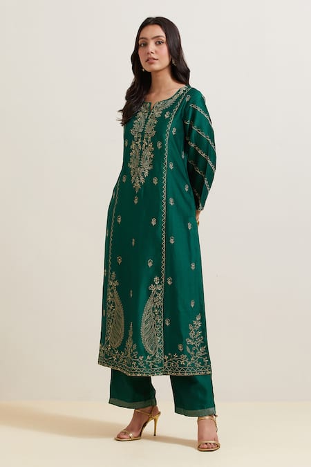 Priya Chaudhary Green Chanderi Silk Embroidery Split V-neck Kurta Online at Aza Fashions Priya Chaudhary_Green Chanderi Silk Embroidery Split V-neck Kurta _Online_at_Aza_Fashions
