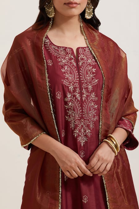 Buy Priya Chaudhary Maroon Chanderi , Organza, Embroidery Split V-neck Floral Kurta Set Buy_Priya Chaudhary_Maroon Chanderi , Organza, Embroidery Split V-neck Floral Kurta Set