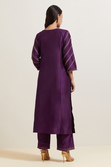 Shop Priya Chaudhary Purple Chanderi Silk, Organza Embroidery Split V-neck Floret Kurta Set at Aza Fashions Shop_Priya Chaudhary_Purple Chanderi Silk, Organza Embroidery Split V-neck Floret Kurta Set _at_Aza_Fashions