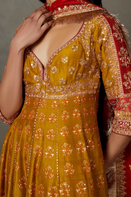 Shop RI.Ritu Kumar Green Silk Flat Dupion Embroidered Thread Leaf Neck Sequin Anarkali Set Online at Aza Fashions Shop_RI.Ritu Kumar_Green Silk Flat Dupion Embroidered Thread Leaf Neck Sequin Anarkali Set_Online_at_Aza_Fashions