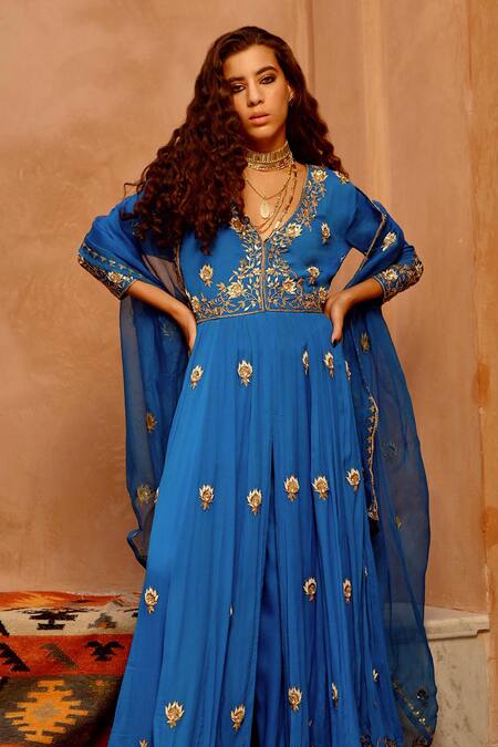 Buy Pallavi Jaipur Blue Organza, Silk, Crepe Embroidery V-neck Floral Front Open Anarkali Set Online at Aza Fashions Buy_Pallavi Jaipur_Blue Organza, Silk, Crepe Embroidery V-neck Floral Front Open Anarkali Set _Online_at_Aza_Fashions